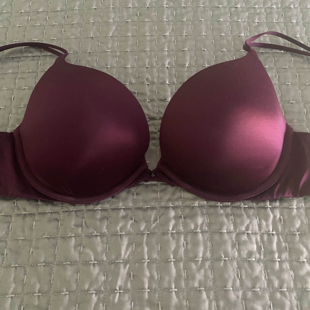 Victoria's Secret Purple Molded Cup Bra